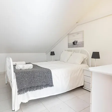 Nazare Cosy 2Br Near Beach شقة *