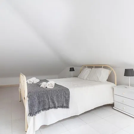 Nazare Cosy 2Br Near Beach شقة