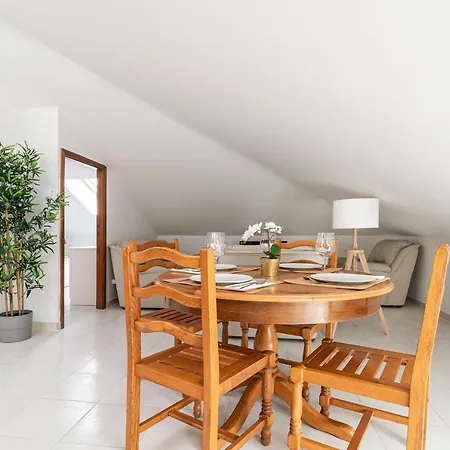 Nazare Cosy 2Br Near Beach شقة